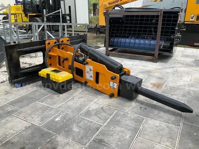 NEVER USED 2025 GIYI SKID STEER BREAKER HAMMER MODEL GY-P680