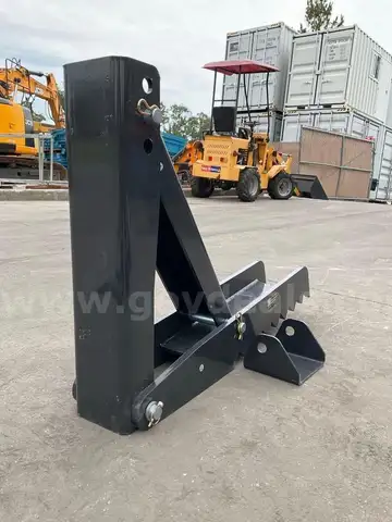 NEVER USED 2025 THUMB ATTACHMENT FOR EXCAVATOR TRACTOR