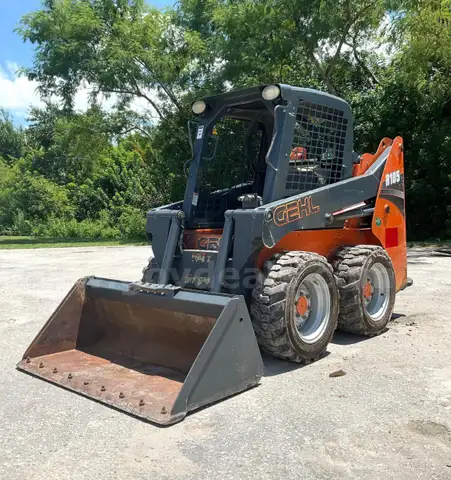 2018 GEHL COMPACT SKID STEER LOADER MODEL R105, DIESEL