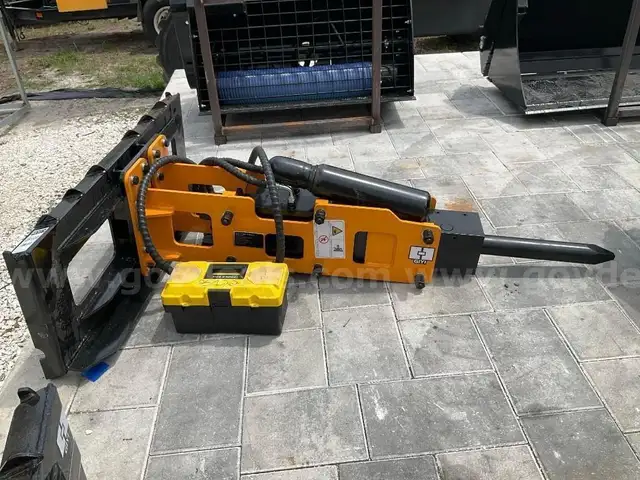 NEW 2025 GIYI SKID STEER BREAKER HAMMER MODEL GY-P680