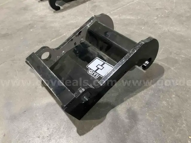 UNUSED EXCAVATOR COUPLER FIT TO BOBCAT E-SERIES