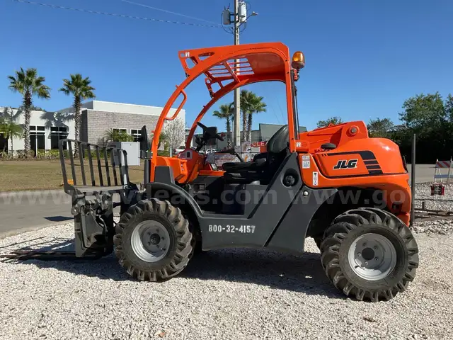 2021 JLG SKYTRAK ULTRA COMPACT TELEHANDLER, KUBOTA DIESEL, LOW HRS SHOWING
