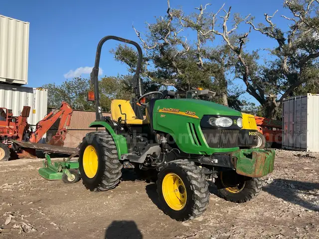 JOHN DEERE 2320 TRACTOR WITH FARM KING MOWER ATTACHMENT