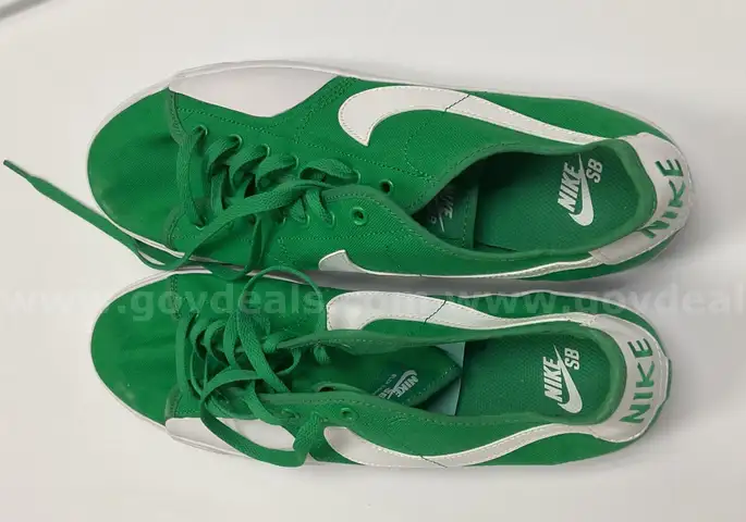 Green Men's Nike Low top shoes size 12