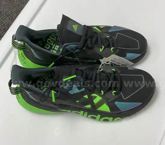 Men's Adidas shoes size 7.5