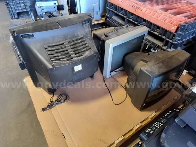 Pallet Lot of 3 CRT Televisions
