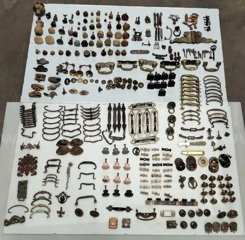 Vintage Lot of Collectable Door Handles, Drawer Pulls, etc