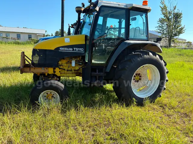 1999 New Holland TS-110 Tractor