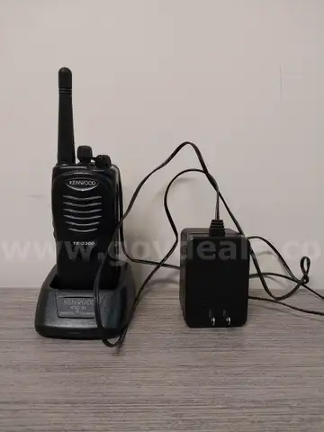 KENWOOD UHF, 2 channel radios - TK-3200