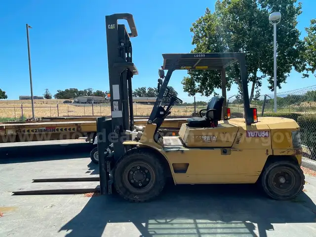 Caterpillar Forklift