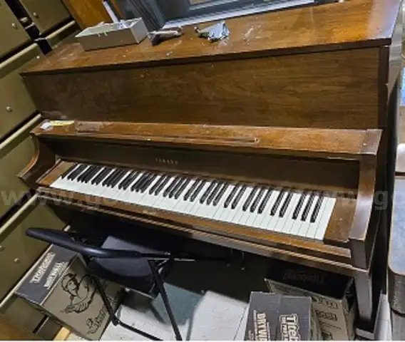 Yamaha Upright Piano with no bench
