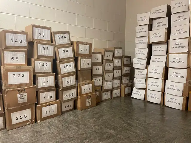HUGE LOT: Total of 2,250 Eighth Generation iPads with cases and chargers (128GB)