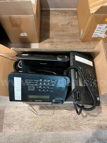 7 DT-543 Phones