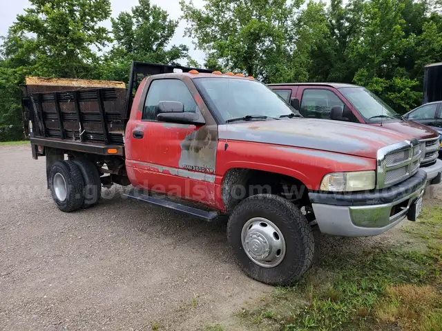 2002 Dodge Ram 3500 5.9L V8 OHV 16V.