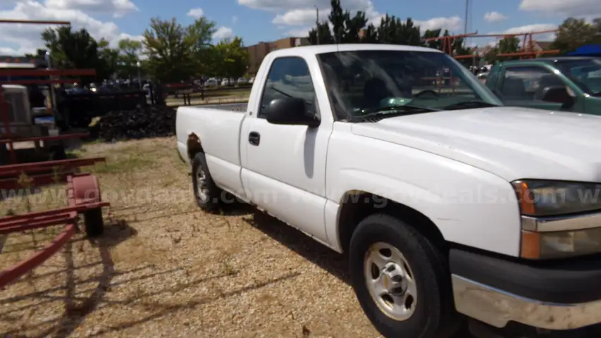 2004 Chevrolet Silverado 1500 Work Truck Long Bed 2WD