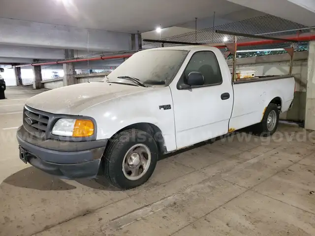 2004 Ford F-150 Heritage REGULAR CAB PICKUP 2-DR, 4.2L V6 SOHC.