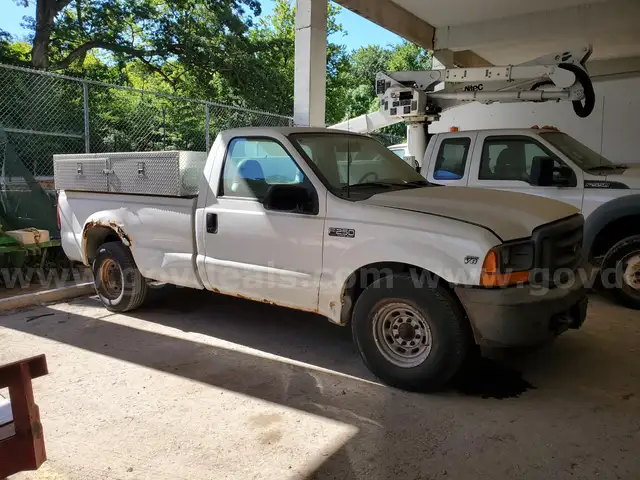 2001 Ford F-250 SD REGULAR CAB PICKUP 2-DR, 5.4L V8 SOHC 16V.