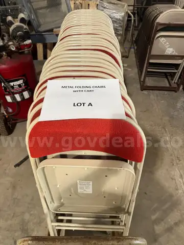 Lot A - Cushioned Folding Chairs with Cart Qty 30