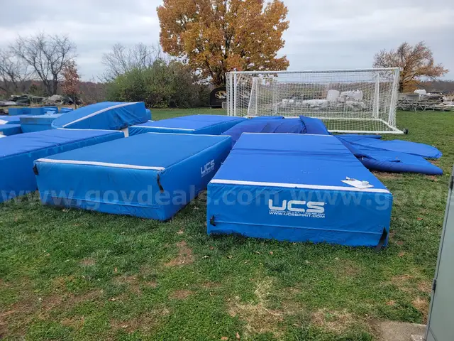 UCS Spirit Pole Vault Pit Mats (2 Units)