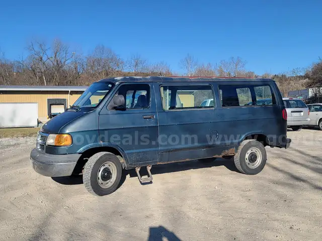 2000 Dodge Ram Wagon VAN 4-DR, 5.2L V8 OHV 16V.