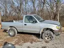 2004 Toyota Tacoma 2-DR, 2.7L L4 DOHC 16V. - 2WD
