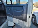 1995 Ford F700 CONVENTIONAL CAB, 7.0L V8. BOX TRUCK 16FT