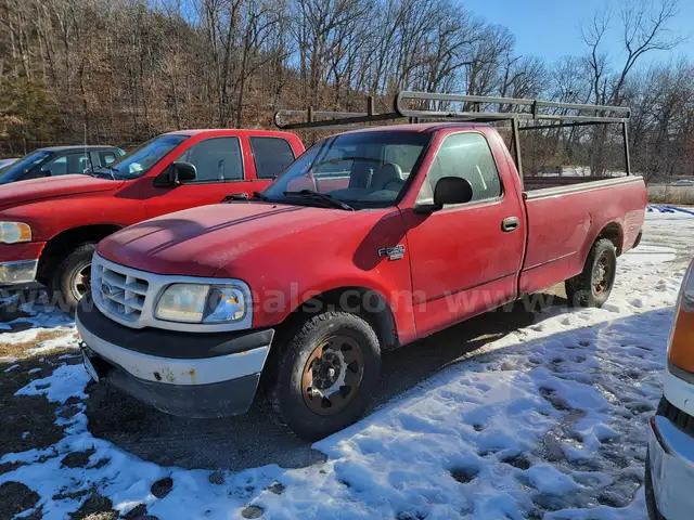 1999 Ford F-250 REGULAR CAB PICKUP 2-DR, 4.6L V8 SOHC 16V.