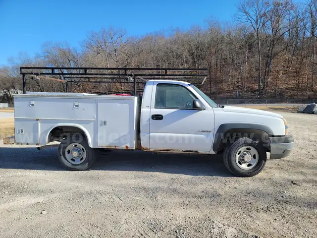 2003 Chevrolet Silverado 2500 2WD REGULAR CAB PICKUP 2-DR, 6.0L V8 OHV 16V.