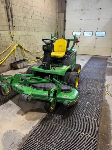 2015 John Deere  Mower