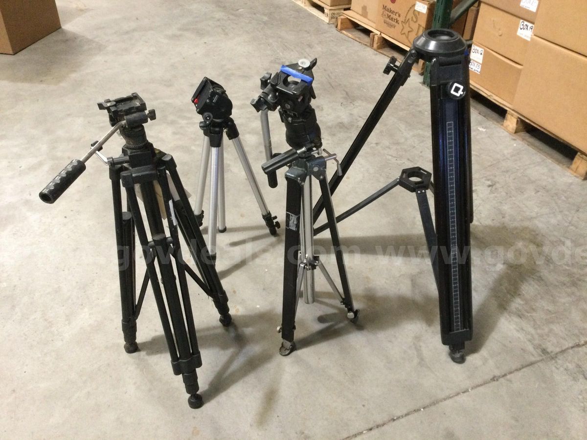 TRIPODS Profesional video Heavy Duty Bogen Provista Tripod | AllSurplus