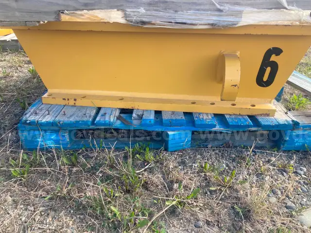 CAT counter weights (3) FOR 140 GRADER