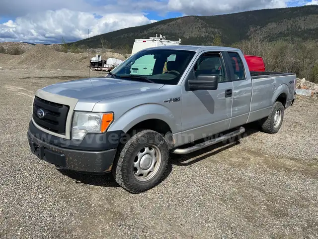 2010 Ford F-150 4WD EXTENDED CAB PICKUP 5.4L V8 SOHC 24V FFV -Located in Dawson City