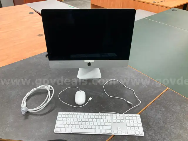 iMac&#x27;s  21.5&#x22; (single)-  Local Pickup Only