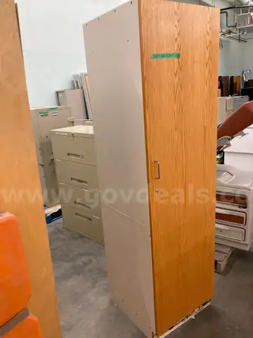 Tall Cupboard with 5 Shelves