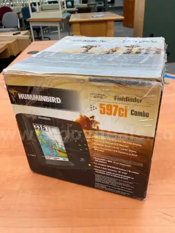 Hummingbird Fishfinder -Local pickup only