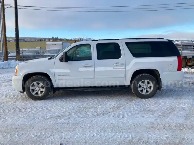 2011 GMC 4WD Yukon XL 5.3L V8 OHV 16V FFV Engine