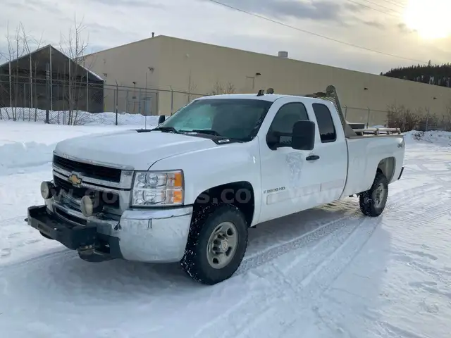 2009 Chevrolet Silverado 2500HD 4WD Pickup Truck