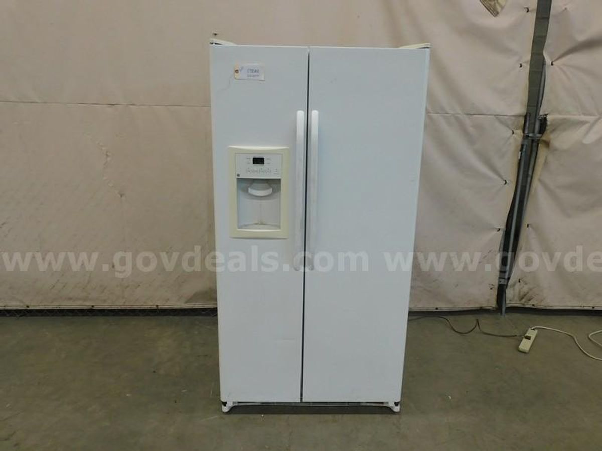 GE Refrigerator - C5 | GovDeals