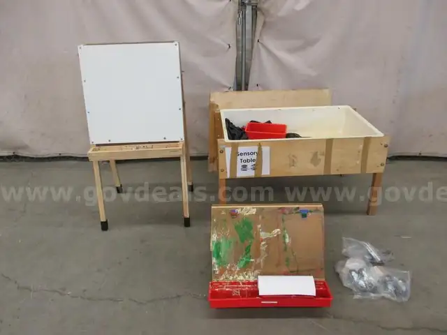 Sensory Table &#x26; Easel - C5
