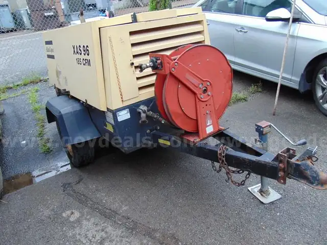 2000 Atlas Air Compressor Pull Behind - Surplus Lot