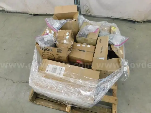 Lot of Screws, Nuts &#x26; Bolts - B5