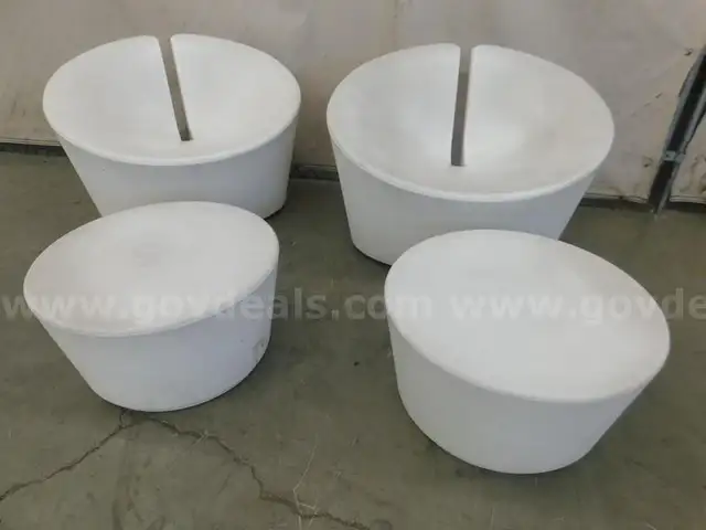 2 Patio Chairs &#x26; Footrests - B2