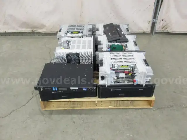 Lot of Motorola Electronics - B5