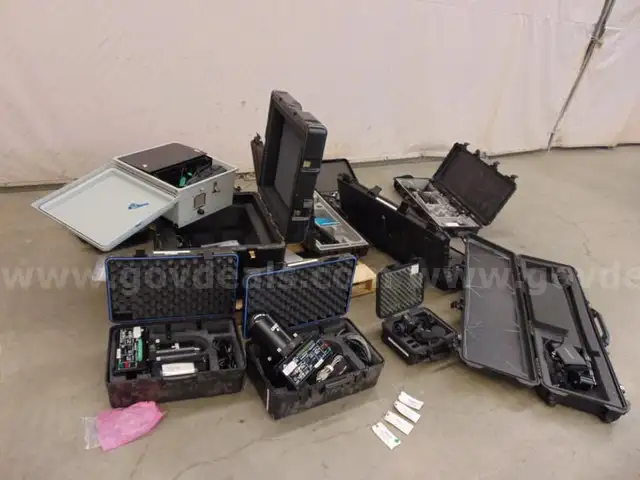 1 Lot of Cameras &#x26; Electronics - B5