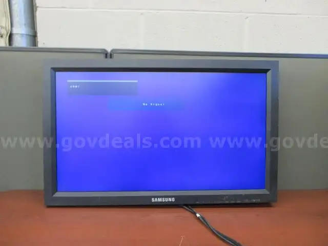 32&#x22; Samsung Monitor - A5