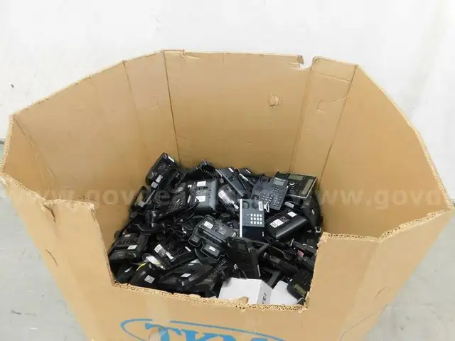 Lot of Phones - B6