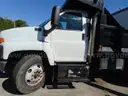 2004 Chevrolet C7C042 - Surplus Lot