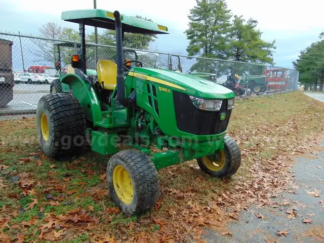 2022 John Deere 5065E Turf Tractor - Outside Gate Lot
