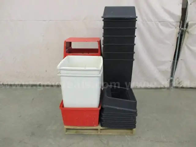 1 Lot of Trash Cans - A6