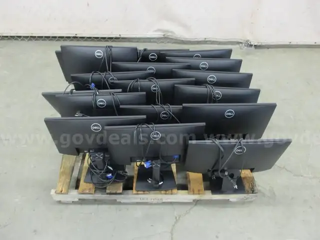 17 Dell Monitors - B2